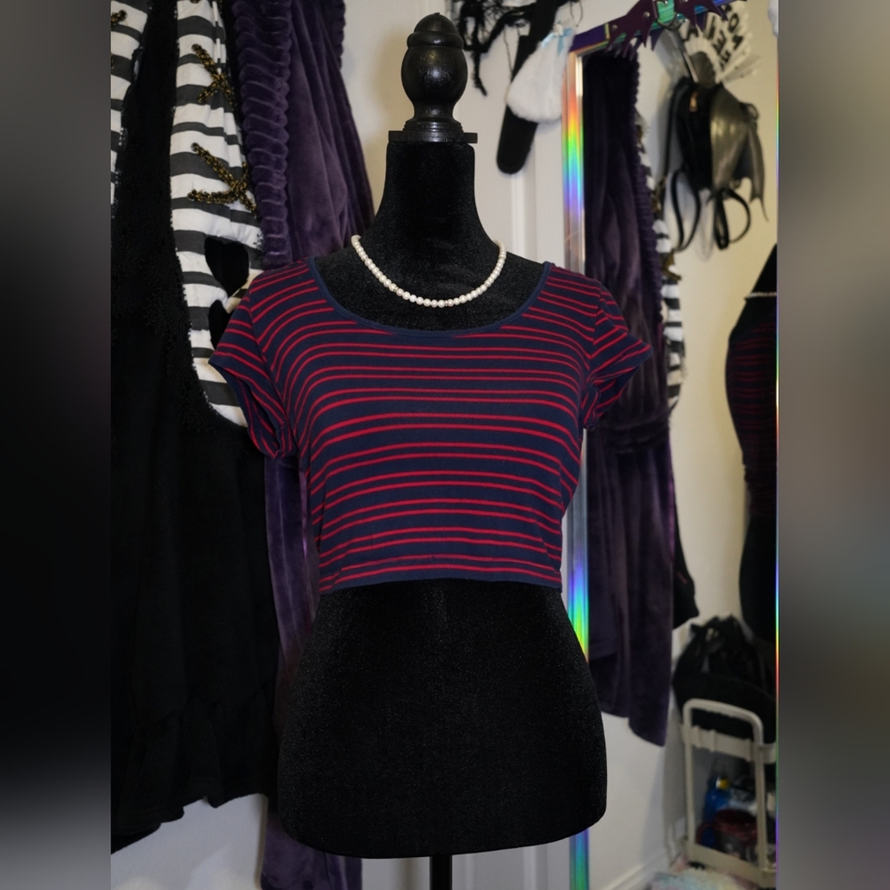 Forever 21 M Red and Blue Striped Crop Top